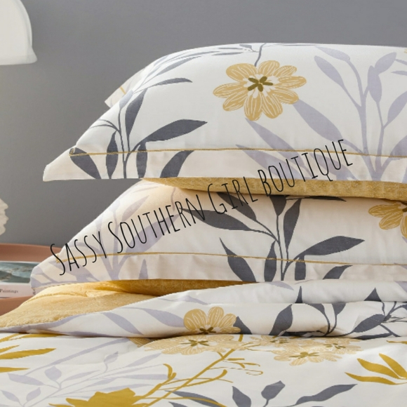 🆕⭐White yellow floral cotton reversible comforter set - Picture 1 of 11